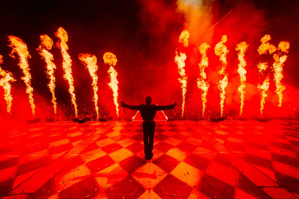 Bring Me The Horizon – L.I.V.E.