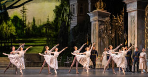 A scene from Swan Lake by The Royal Ballet @ ROH.(Opening 13-05-2022)©Tristram Kenton 05-22(3 Raveley Street, LONDON NW5 2HX TEL 0207 267 5550  Mob 07973 617 355)email: tristram@tristramkenton.com